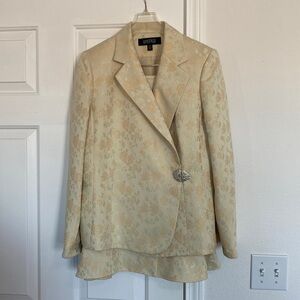 Kasper vintage jacket and skirt set in yellow/gold floral pattern with brooch.